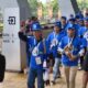 Ribuan Bobotoh memenuhi Stadion Gelora Bandung Lautan Api (GBLA) dengan atribut serba biru menjelang laga Persib vs Bali United, menciptakan atmosfer meriah dan penuh semangat di tribun stadion.