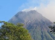 Naik ke Puncak Merapi Secara Ilegal, Dua Pendaki Asal Jateng Terancam Sanksi Berat