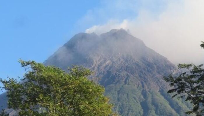 Naik ke Puncak Merapi Secara Ilegal, Dua Pendaki Asal Jateng Terancam Sanksi Berat