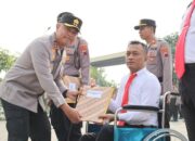 Meski Lutut Pecah, Bripka Rofiq Tetap Lindungi Warga dan Diganjar Penghargaan