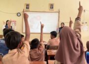 Mahasiswa UNSIKA Ajak Siswa SD Belajar Literasi Keuangan Melalui Kegiatan “Uangku Pilihanku”